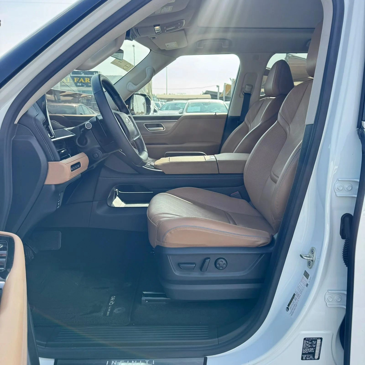 INFINITI QX80 LUXE 2025 | WHITE-1-1