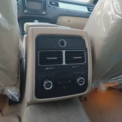 Well Maintained 2012 Volkswagen Touareg - GCC Specs-6