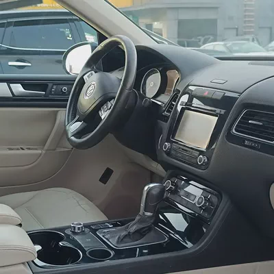 Well Maintained 2012 Volkswagen Touareg - GCC Specs-7