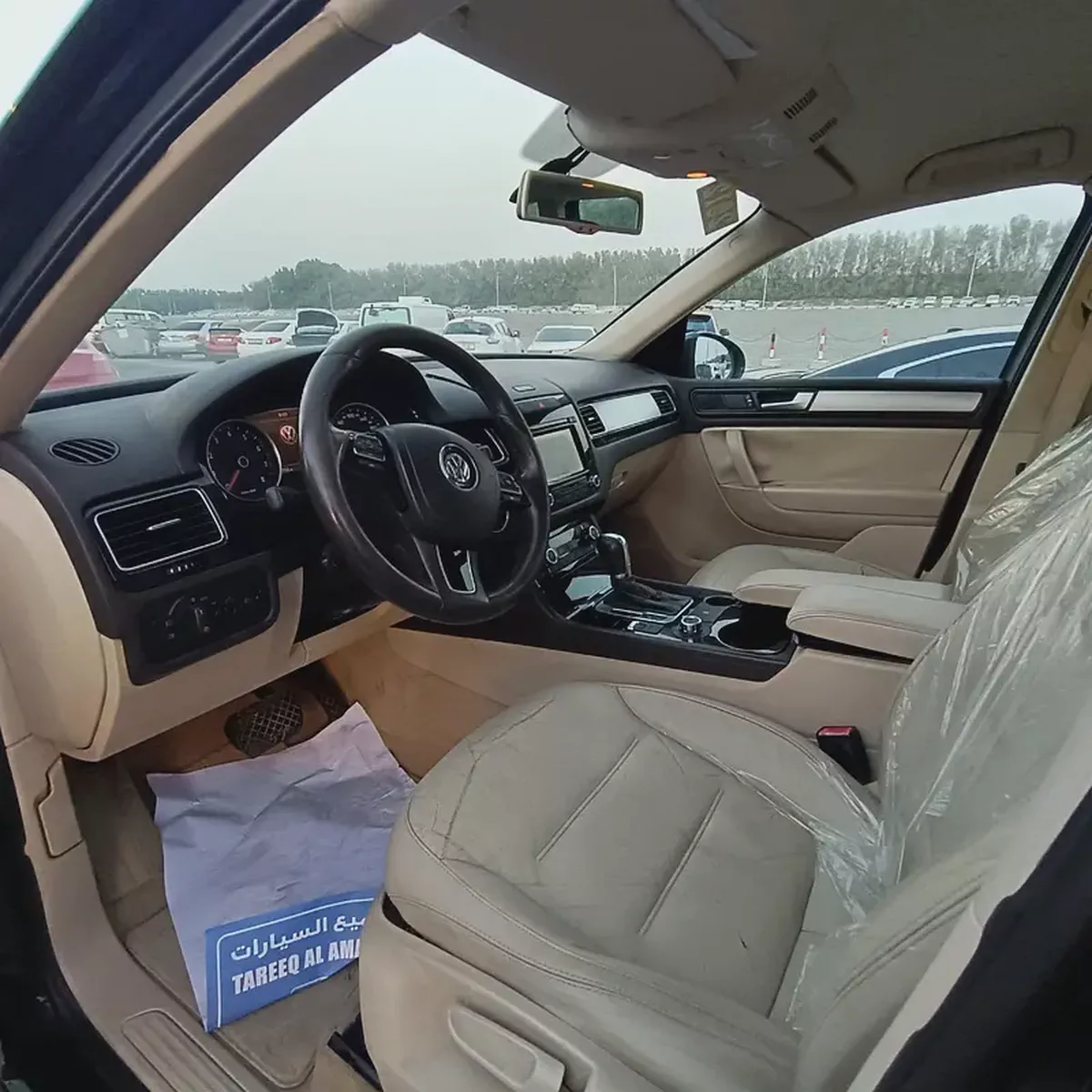 Well Maintained 2012 Volkswagen Touareg - GCC Specs-3-3