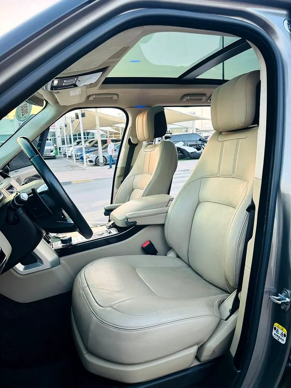 رنج روفر فوج خليجي صبغ وكاله Land Rover Range Rover P400 SE 2020 - GCC Specs