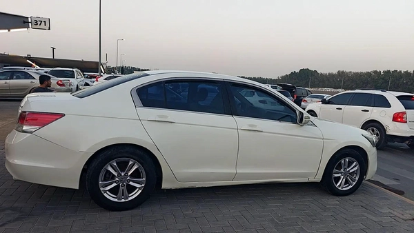 Honda Accord i-VTEC 2009 GCC Specs
