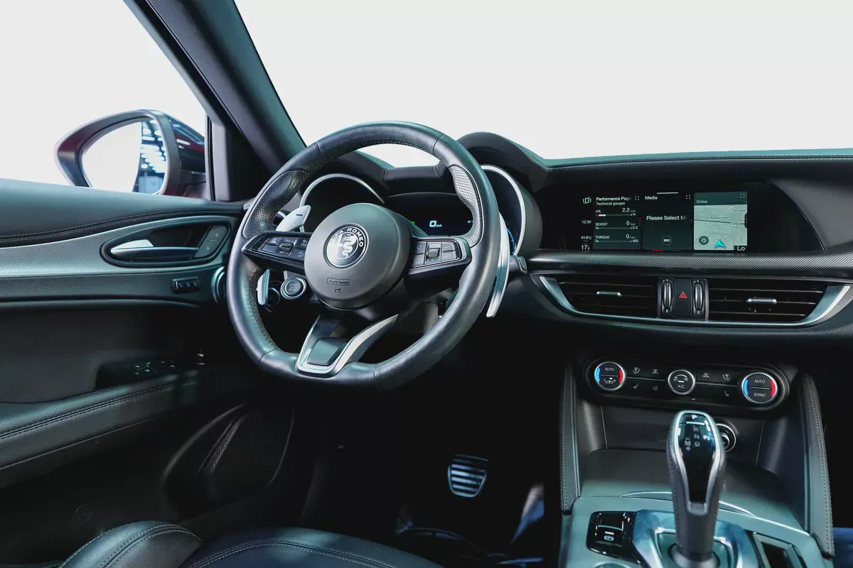 Alfa Romeo Stelvio Veloce-GCC-1 Owner-Low Mileage-Gargash Warranty  Service Contract Until 2029-11-11
