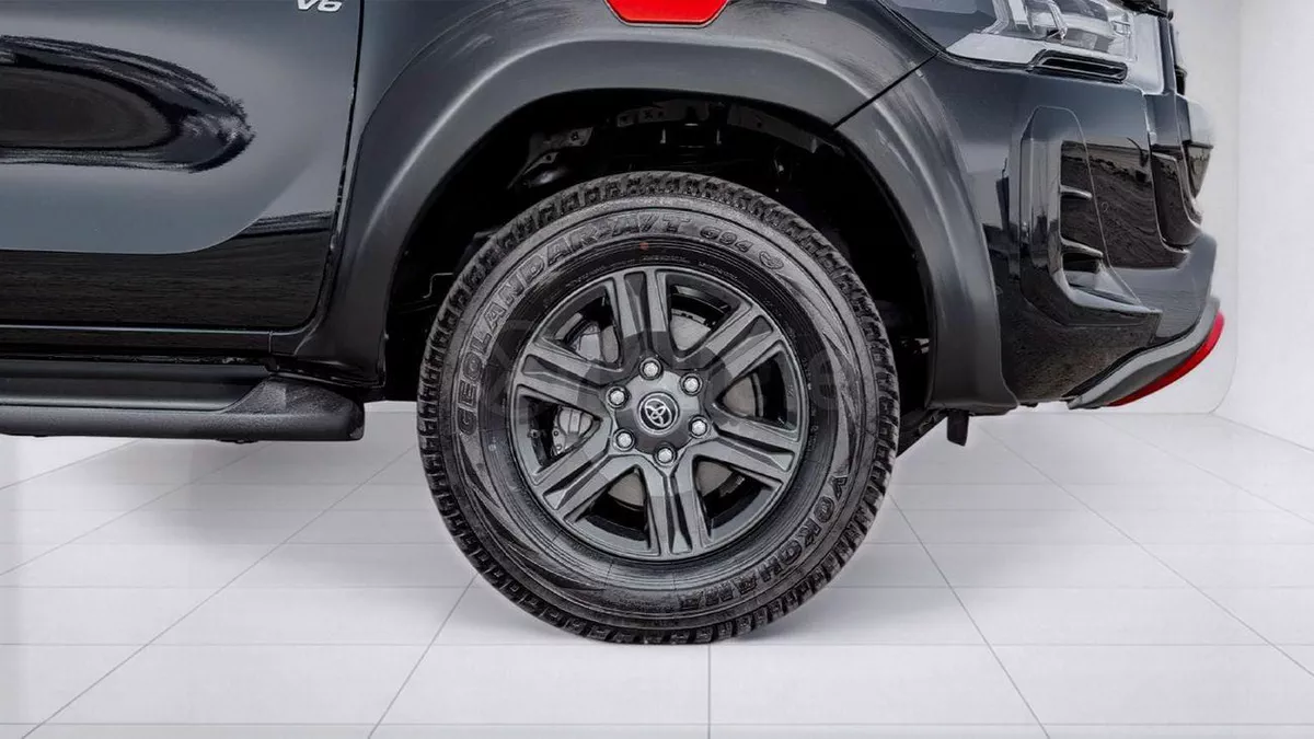 Toyota Hilux TRD-5-0