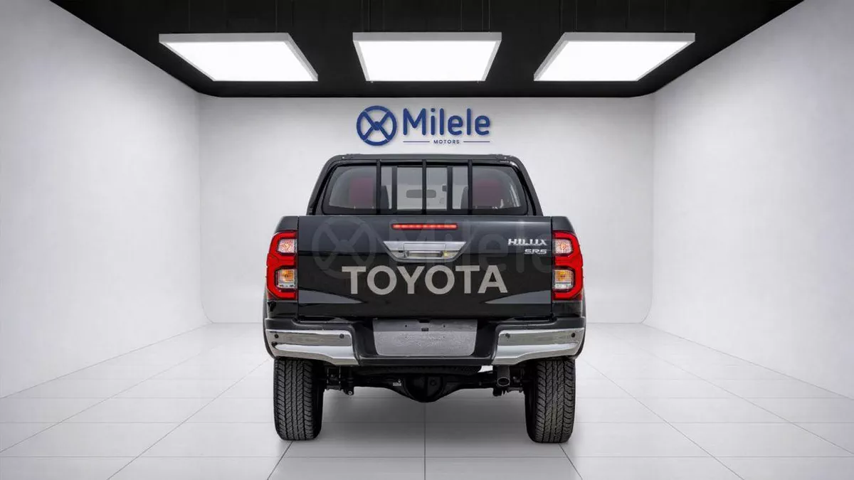 Toyota Hilux TRD-7-0