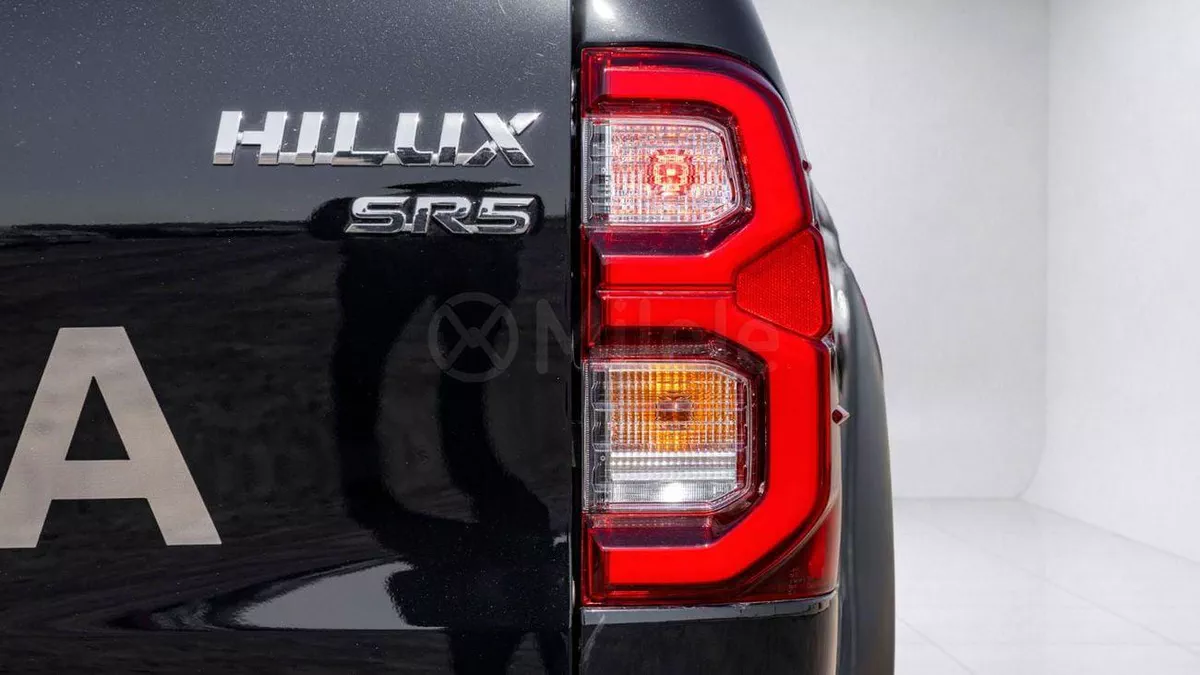 Toyota Hilux TRD-8-0