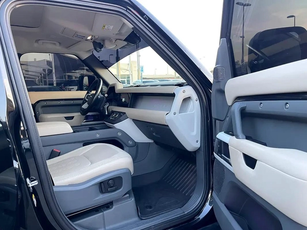 Land Rover Defender 110 HSE (P400) 2020 - GCC Specs