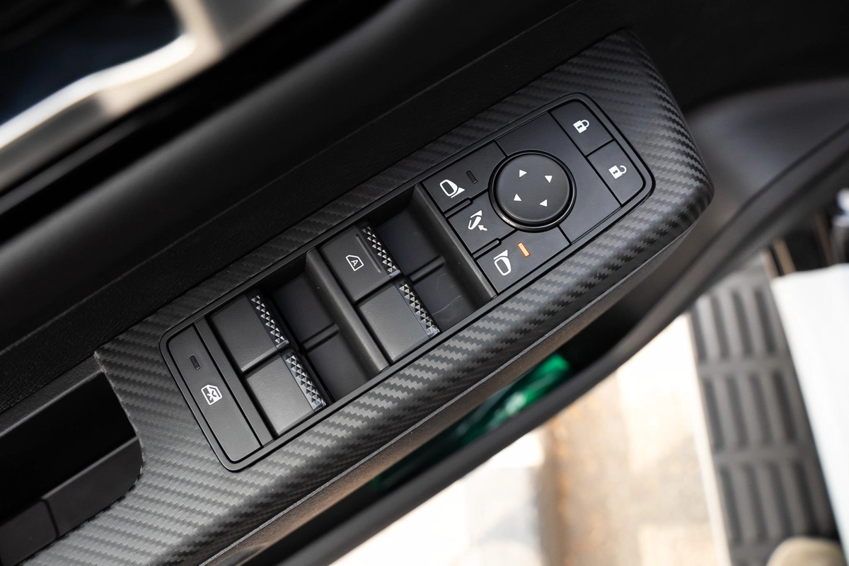 MITSUBISHI L200 SPORTERO 2.4L 4X4 2026 | BED LINER-10-10