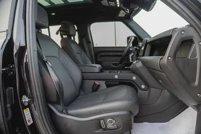 Pristine 2024 Land Rover Defender 130 SE P400 - 8 Seater - American Specs-17