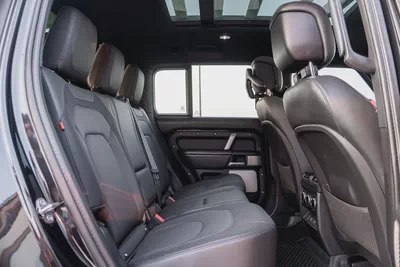 Pristine 2024 Land Rover Defender 130 SE P400 - 8 Seater - American Specs-18