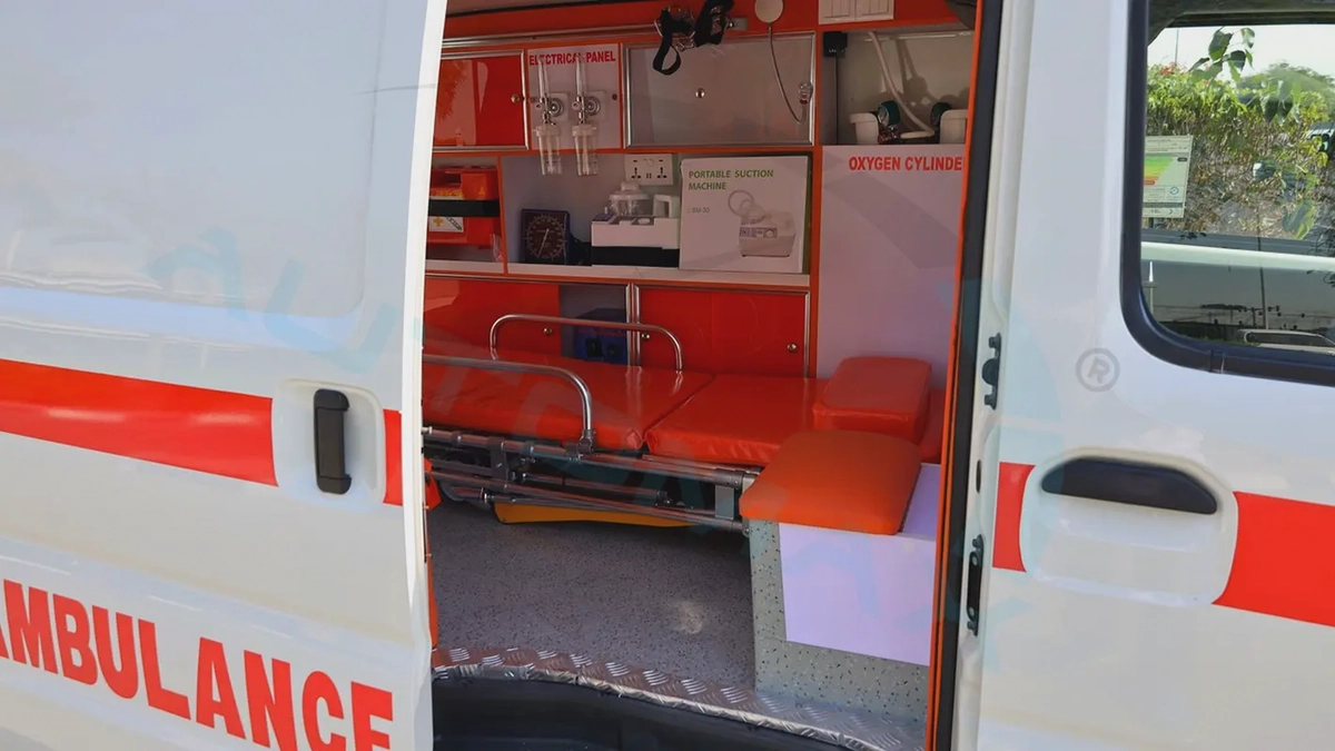 2025 CMC Veryca Panel Van ( AMBULANCE ) 1.5L RWD GCC 0Km With 3 Years Or 100,000 Km Warranty-11-11