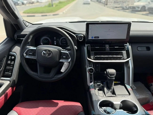 Toyota Land Cruiser LC300 VXR INSIDE BURGUNDY 2026 AL FUTTAIM SPECS