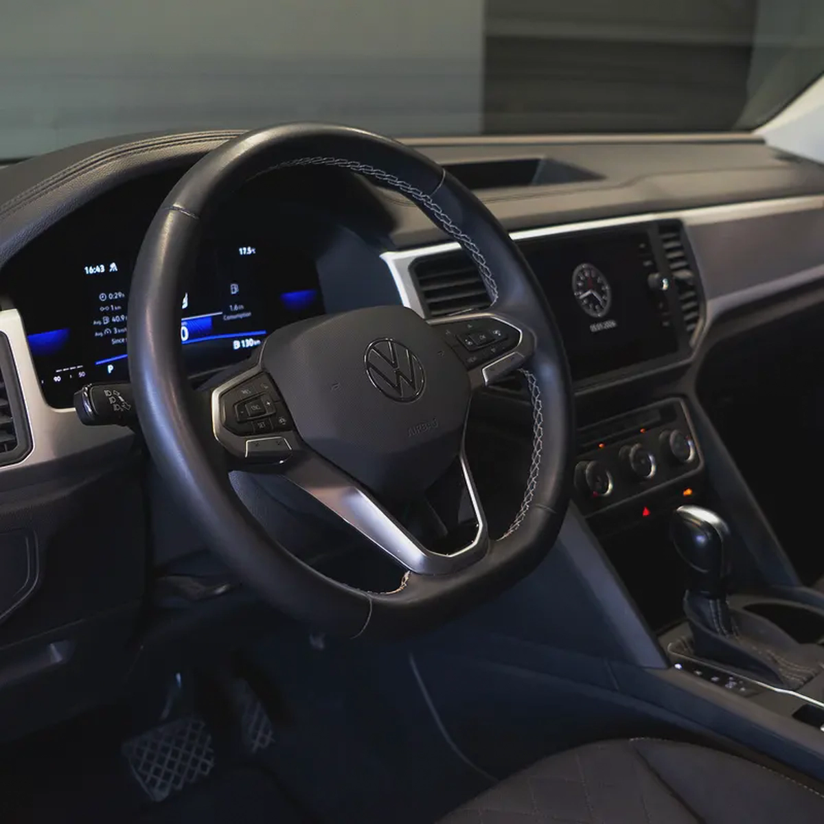 AED 1,436 p.m • 0% Downpayment • Volkswagen Teramont  • 1 Year Warranty-7-7