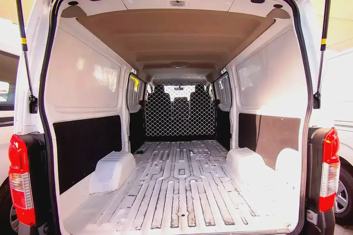 2022 Nissan Urvan | Standard Roof Delivery Van | GCC Specs | Ref#N32210-6-6