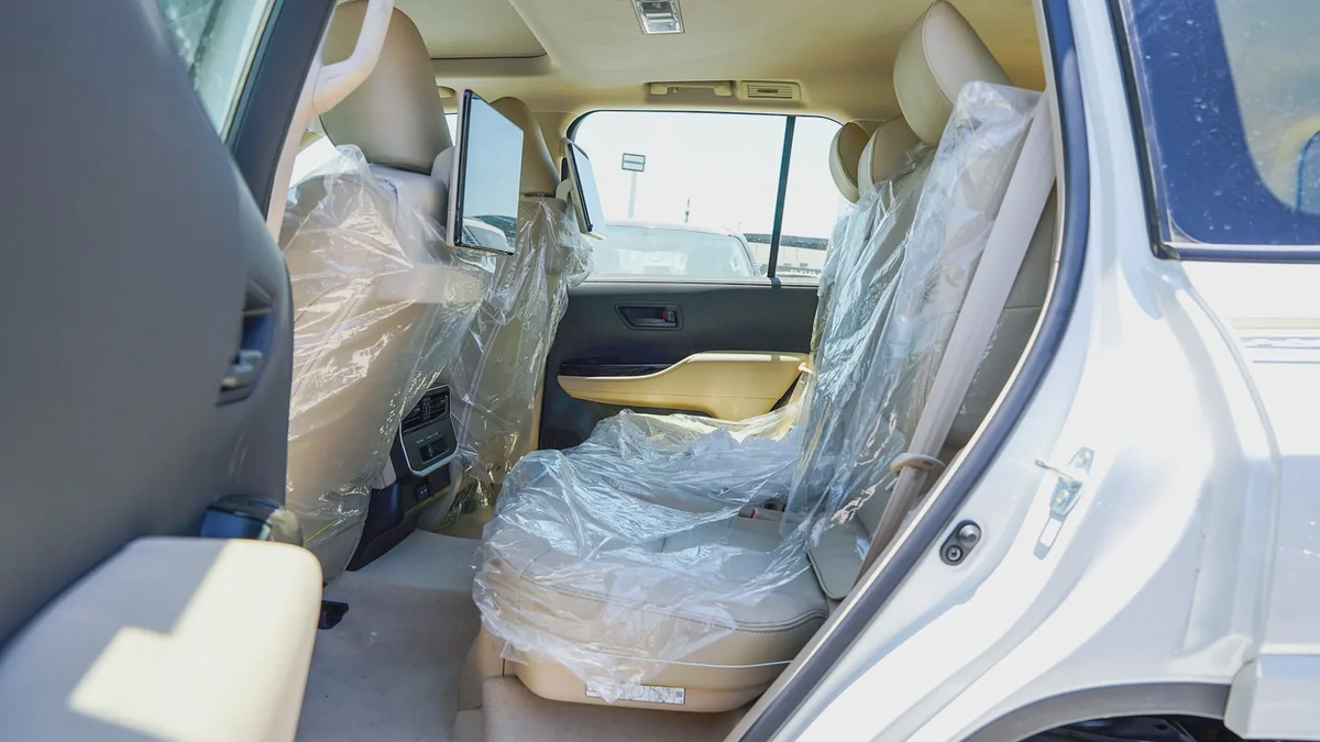 2026 Toyota Land Cruiser GXR 3.5L GCC Specs New Shape-11-11