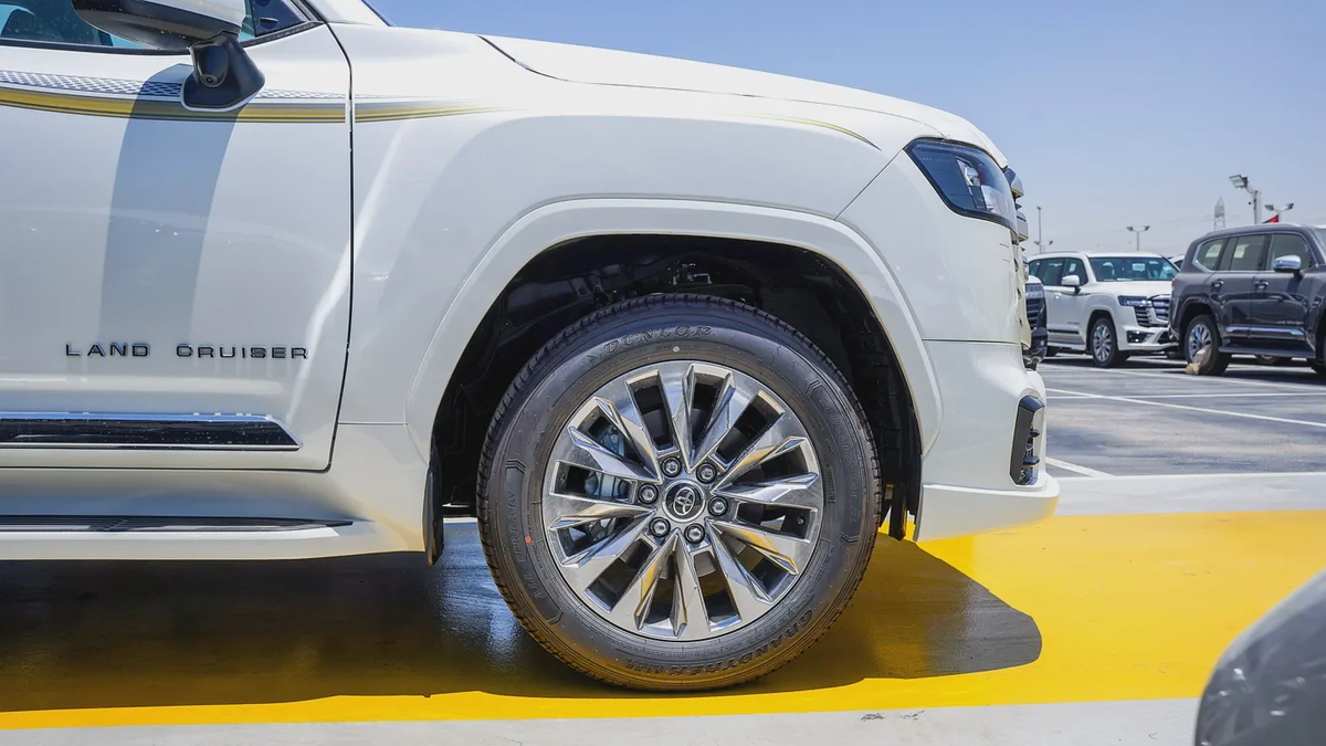 2026 Toyota Land Cruiser GXR 3.5L GCC Specs New Shape-4-4