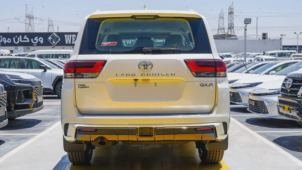 2026 Toyota Land Cruiser GXR 3.5L GCC Specs New Shape-6-6