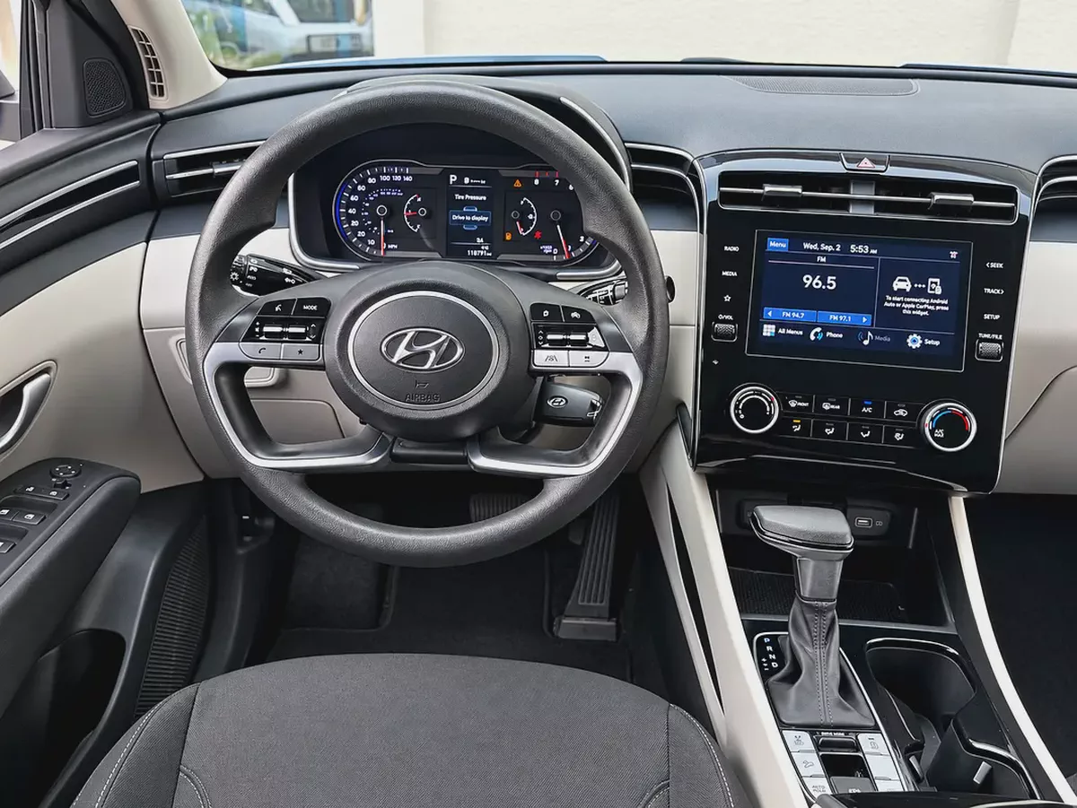 AED 700 PM |  HYUNDAI TUCSON | SE  DECENT CONDITION | 0% DOWNPAYMENT-9-9