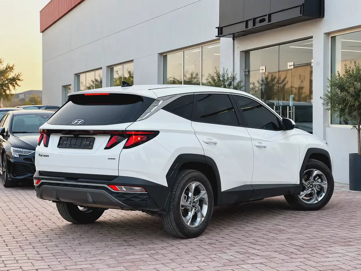 AED 700 PM |  HYUNDAI TUCSON | SE  DECENT CONDITION | 0% DOWNPAYMENT-4-4