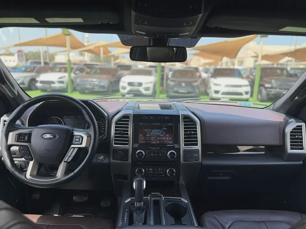 (2016) FORD F-150 //PLATINUM// GCC FULL OPTION -EXCELLENT CONDITION-