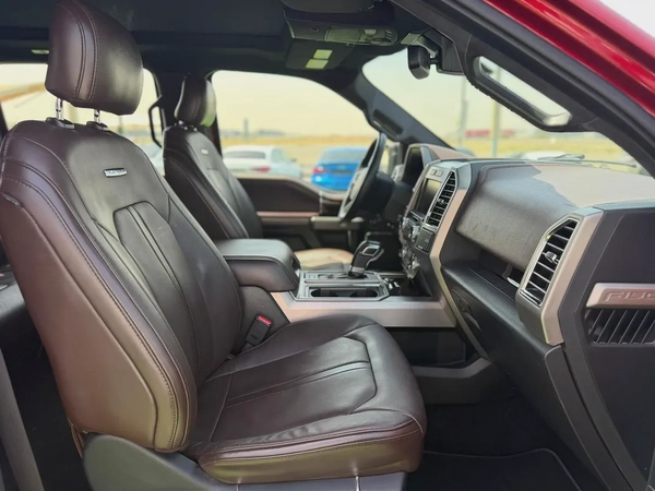 (2016) FORD F-150 //PLATINUM// GCC FULL OPTION -EXCELLENT CONDITION-