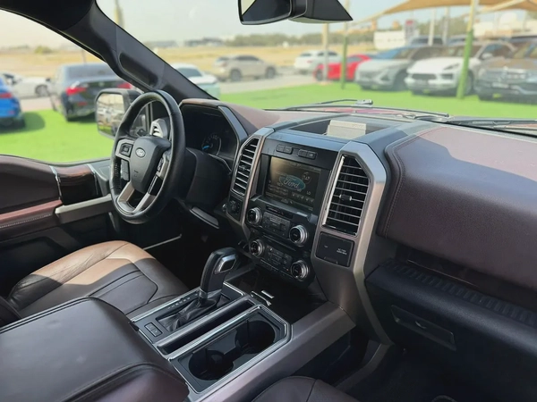 (2016) FORD F-150 //PLATINUM// GCC FULL OPTION -EXCELLENT CONDITION-