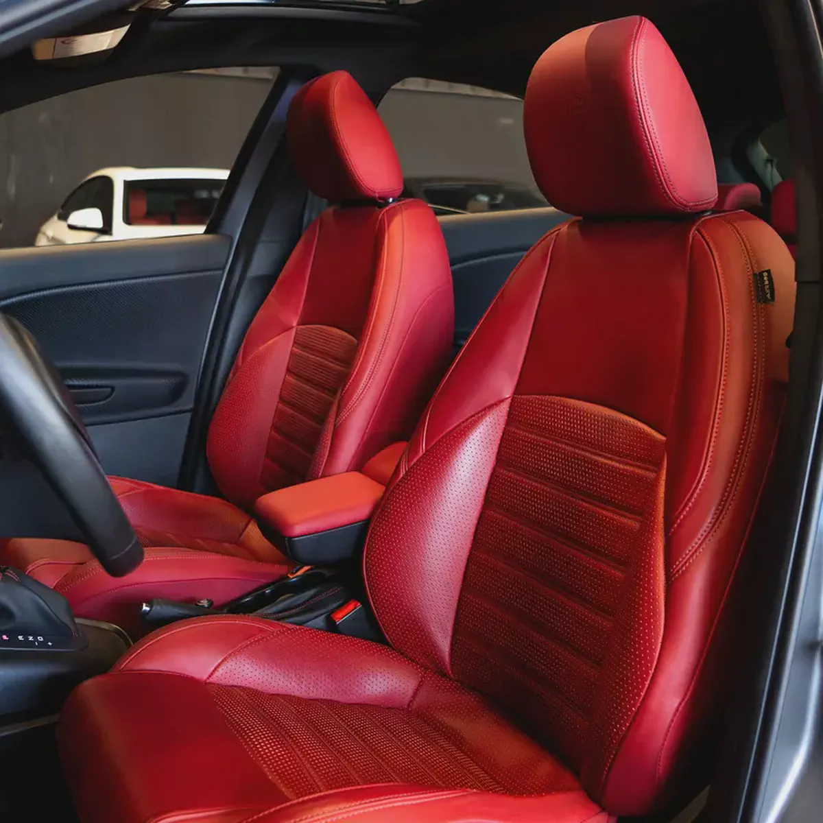 AED 765 P.M • 0% Downpayment •  Alfa Romeo Giulietta Veloce • 1 Year Warranty-14-14