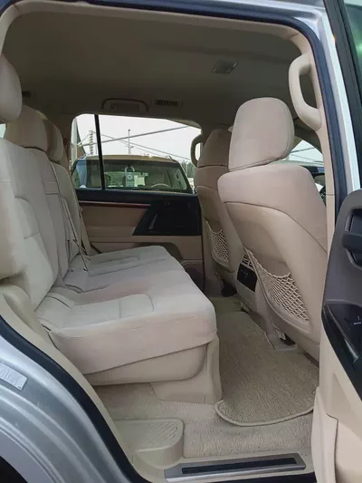 Toyota Land Cruiser GXR 2018 | GCC Specs | Well Maintained-11