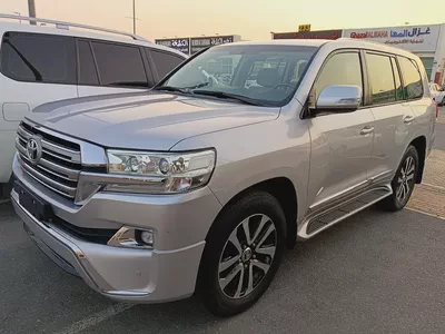 Toyota Land Cruiser GXR 2018 | GCC Specs | Well Maintained-2