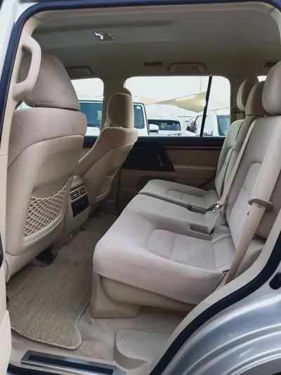 Toyota Land Cruiser GXR 2018 | GCC Specs | Well Maintained-8
