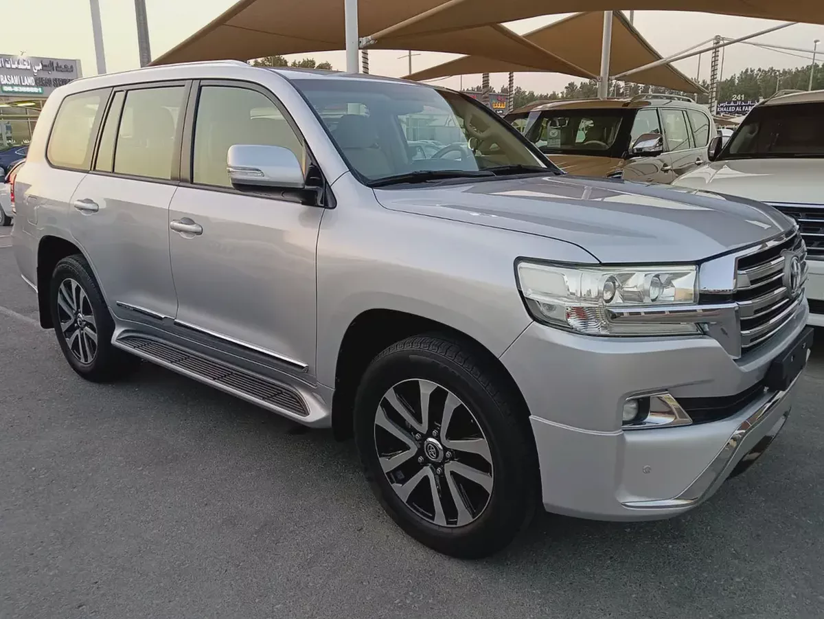 Toyota Land Cruiser GXR 2018 | GCC Specs | Well Maintained