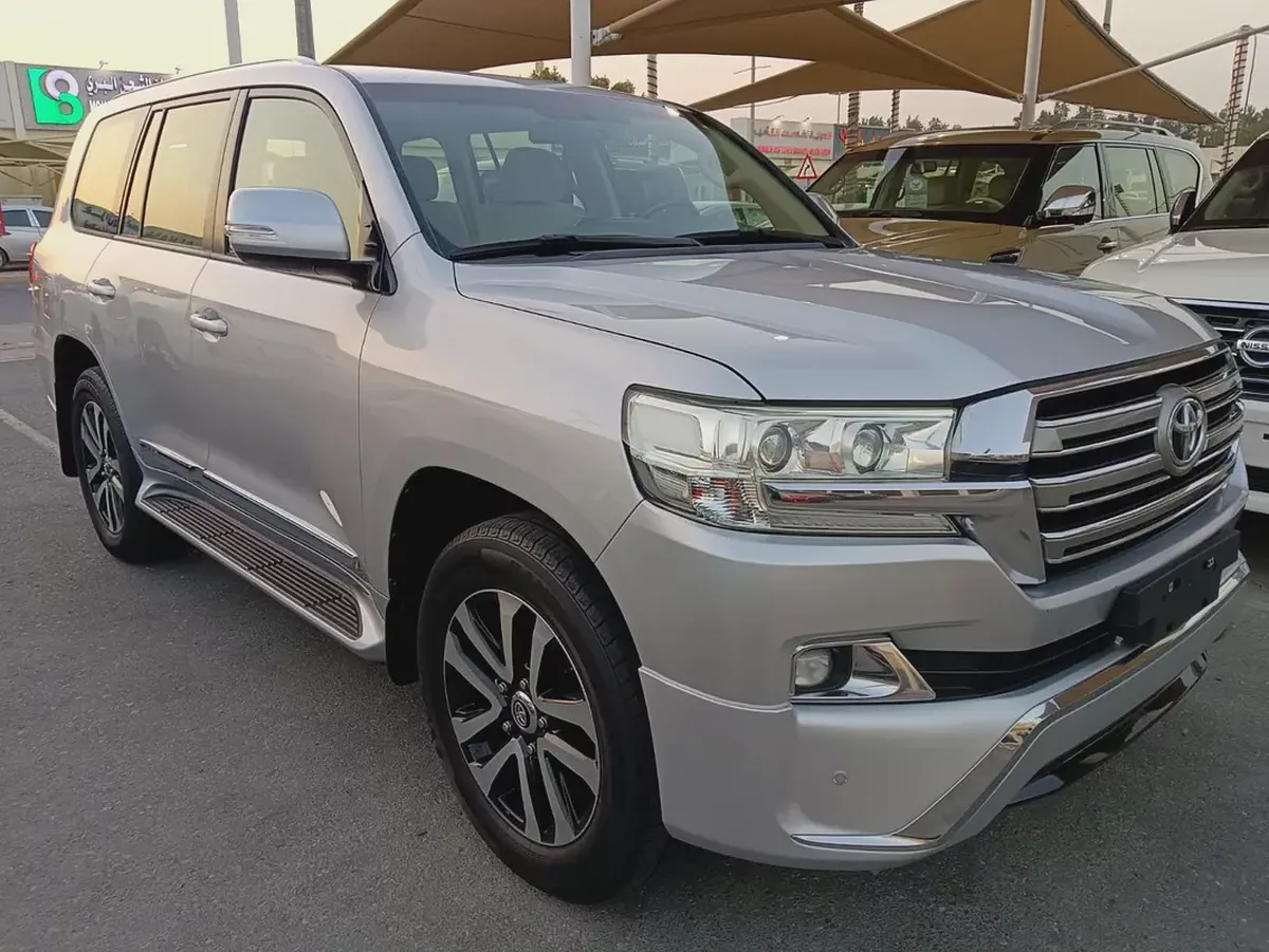 Toyota Land Cruiser GXR 2018 | GCC Specs | Well Maintained-3-3
