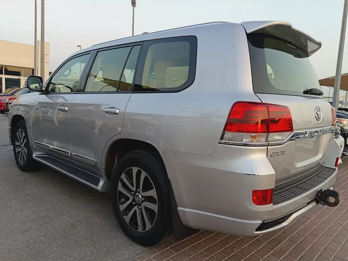 Toyota Land Cruiser GXR 2018 | GCC Specs | Well Maintained-5-5