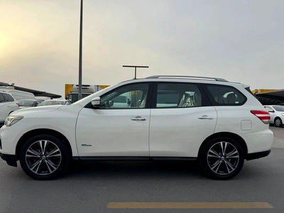 Nissan Pathfinder XE 2018 - GCC Specs - Perfect Family SUV-14