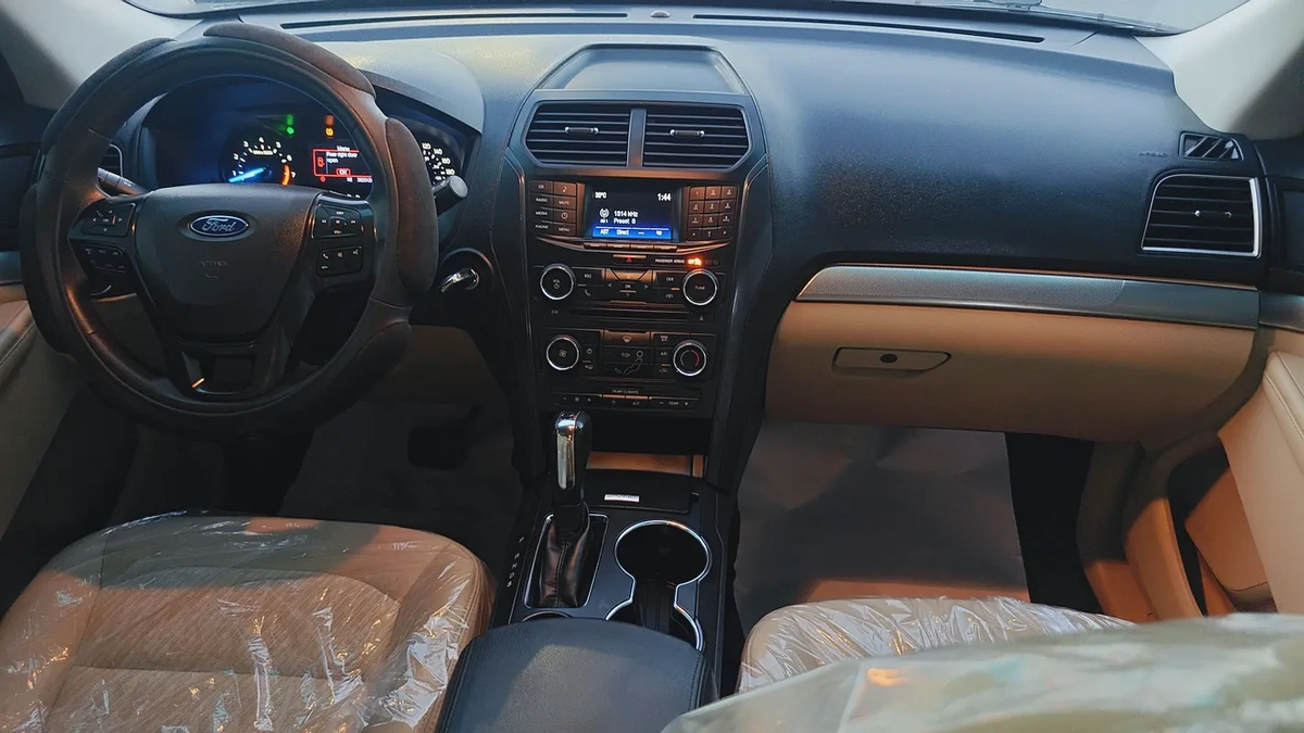 Ford Explorer XLS 2017 GCC Specs - Excellent Condition-10-10