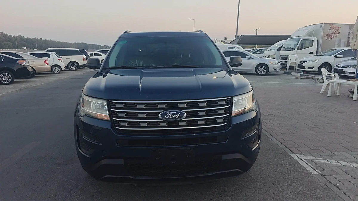 Ford Explorer XLS 2017 GCC Specs - Excellent Condition-1-1