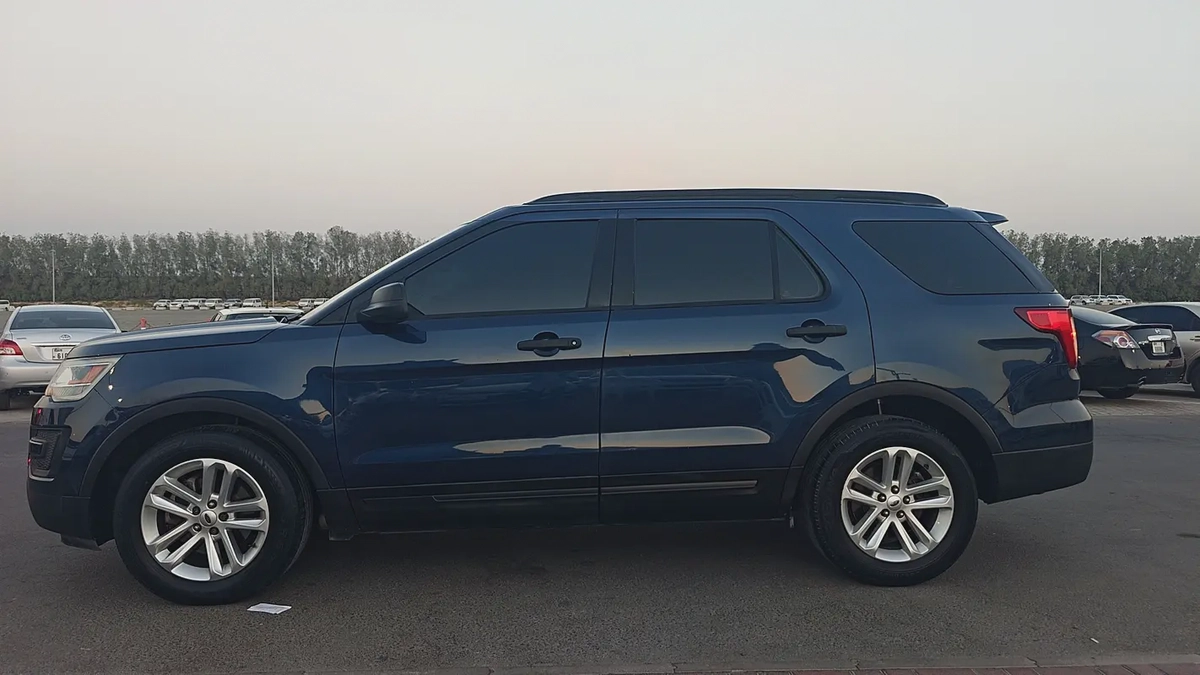 Ford Explorer XLS 2017 GCC Specs - Excellent Condition-2-2