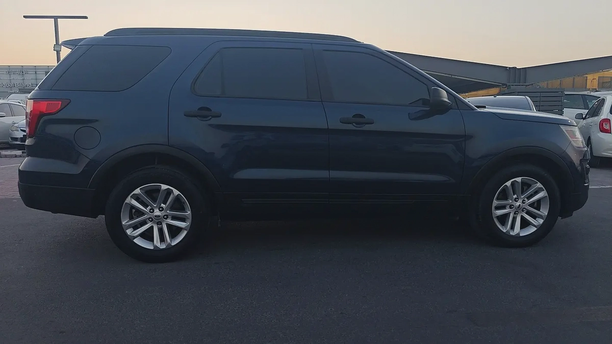 Ford Explorer XLS 2017 GCC Specs - Excellent Condition-4-4