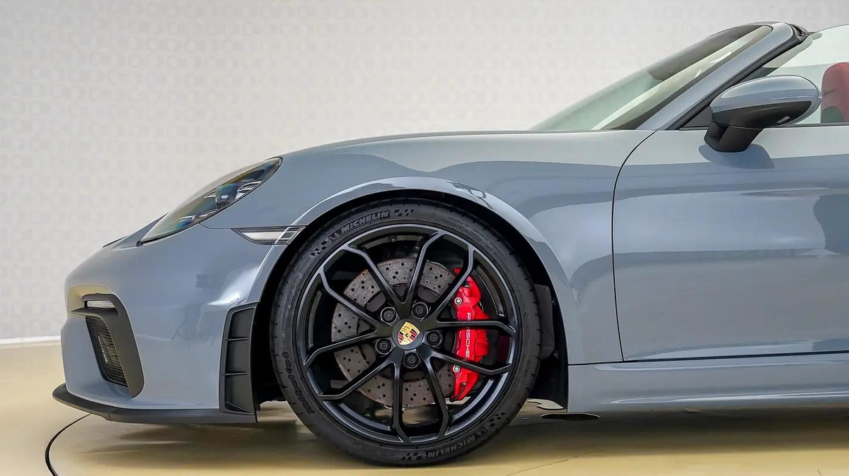 Porsche 718 Spyder RS-5-5