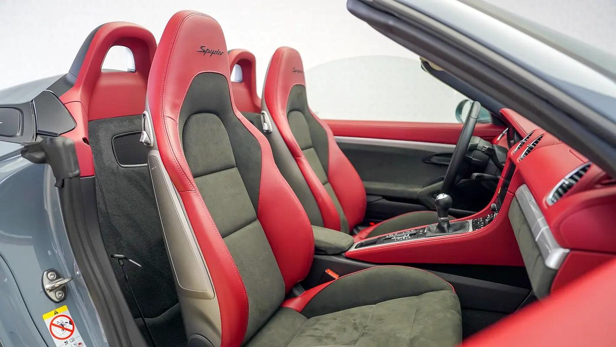 Porsche 718 Spyder RS-2-2