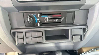 Toyota Land Cruiser Pick Up Toyota Land Cruiser Pickup LC79 4.2L Diesel V6 2024-8