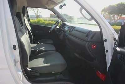 Toyota Hiace Panel Van 2023 GCC Specs-12