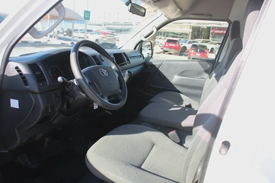 Toyota Hiace Panel Van 2023 GCC Specs-13