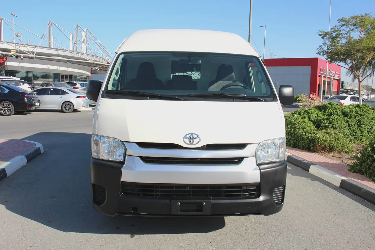 Toyota Hiace Panel Van 2023 GCC Specs-2-2