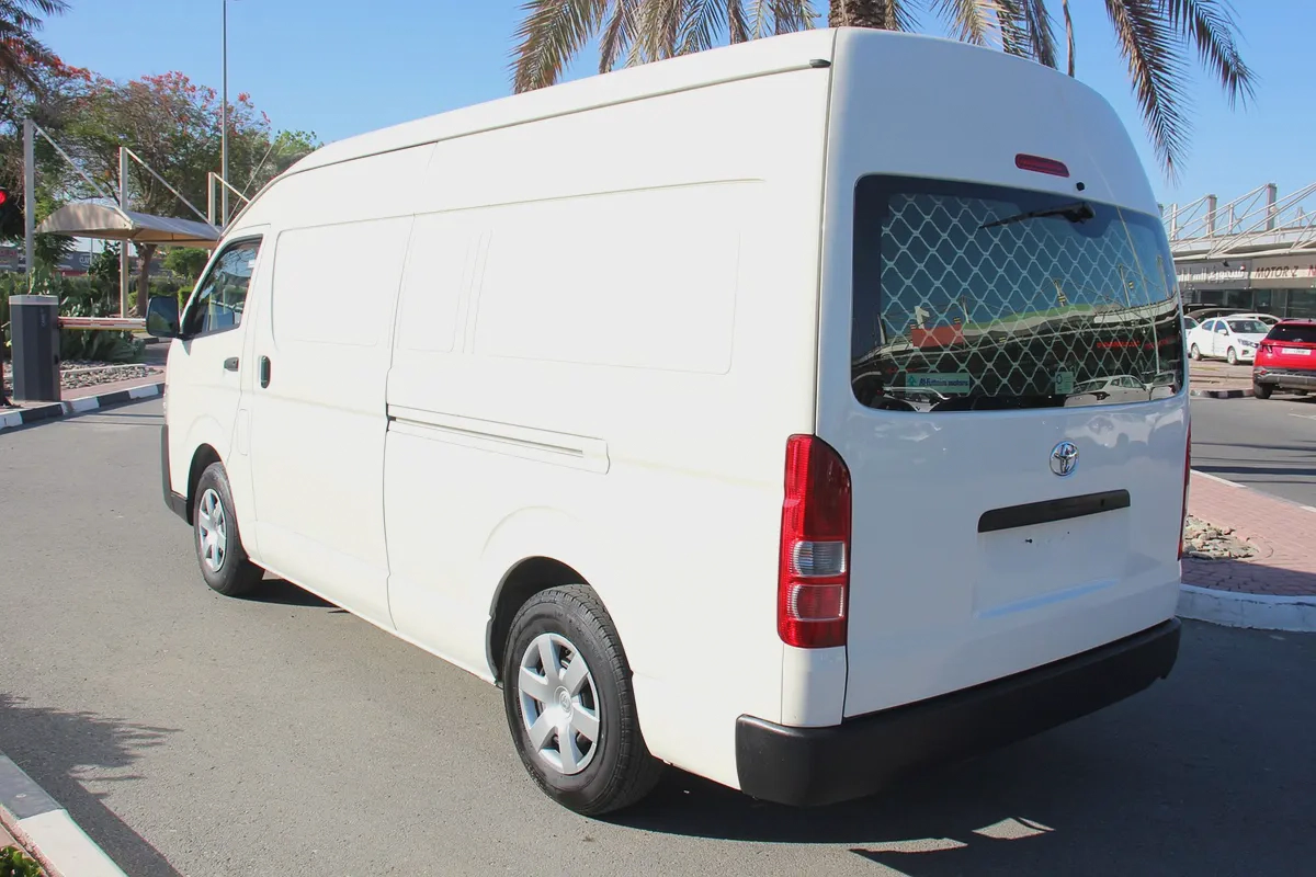 Toyota Hiace Panel Van 2023 GCC Specs-3-3