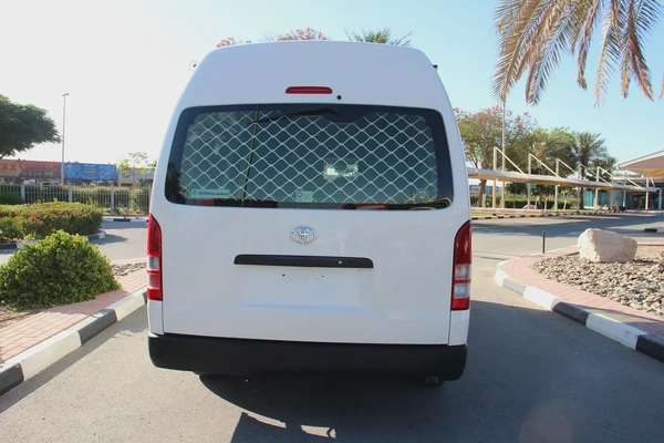 Toyota Hiace Panel Van 2023 GCC Specs