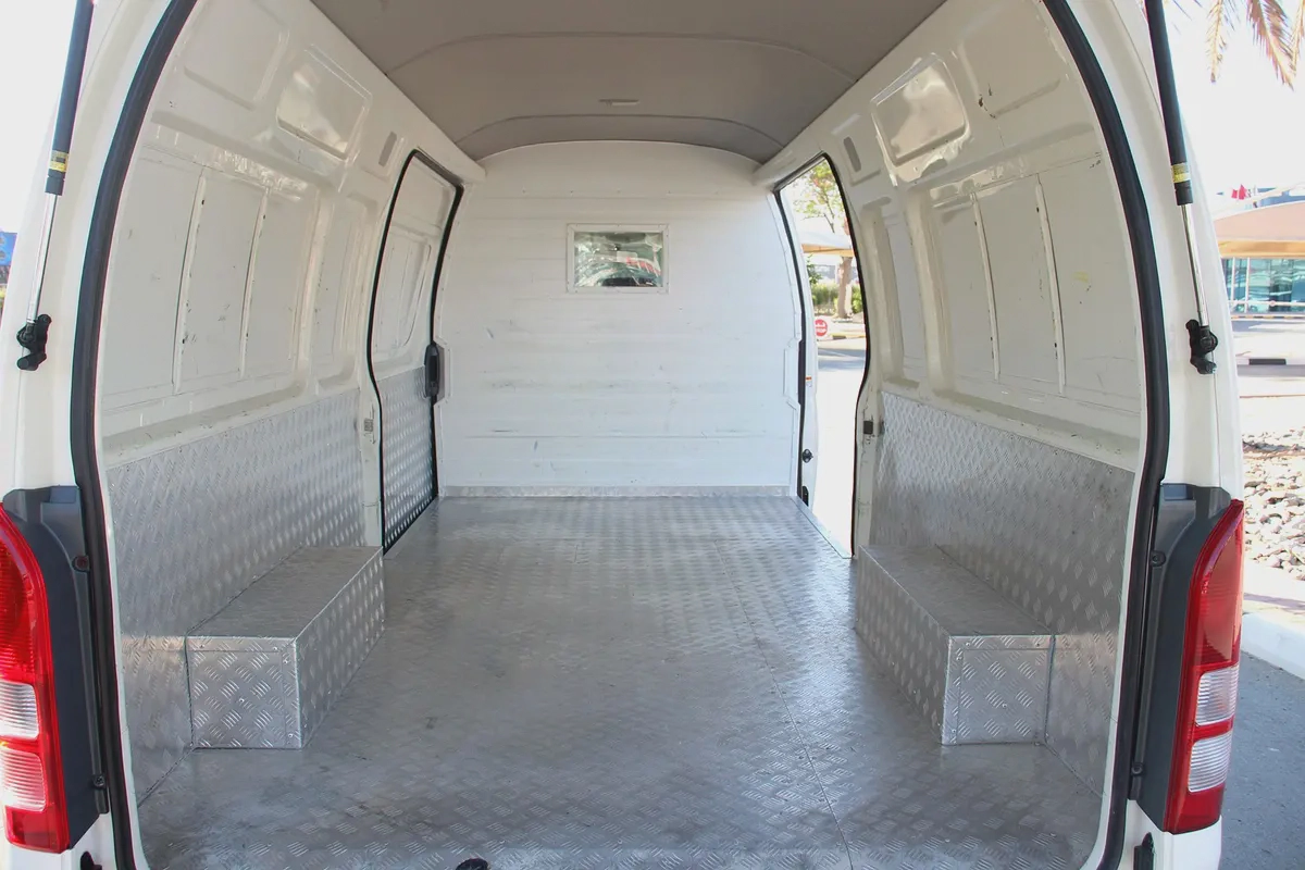 Toyota Hiace Panel Van 2023 GCC Specs-8-8