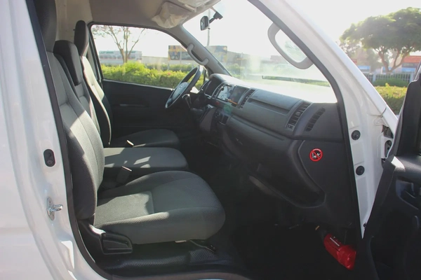 Toyota Hiace Panel Van 2023 GCC Specs