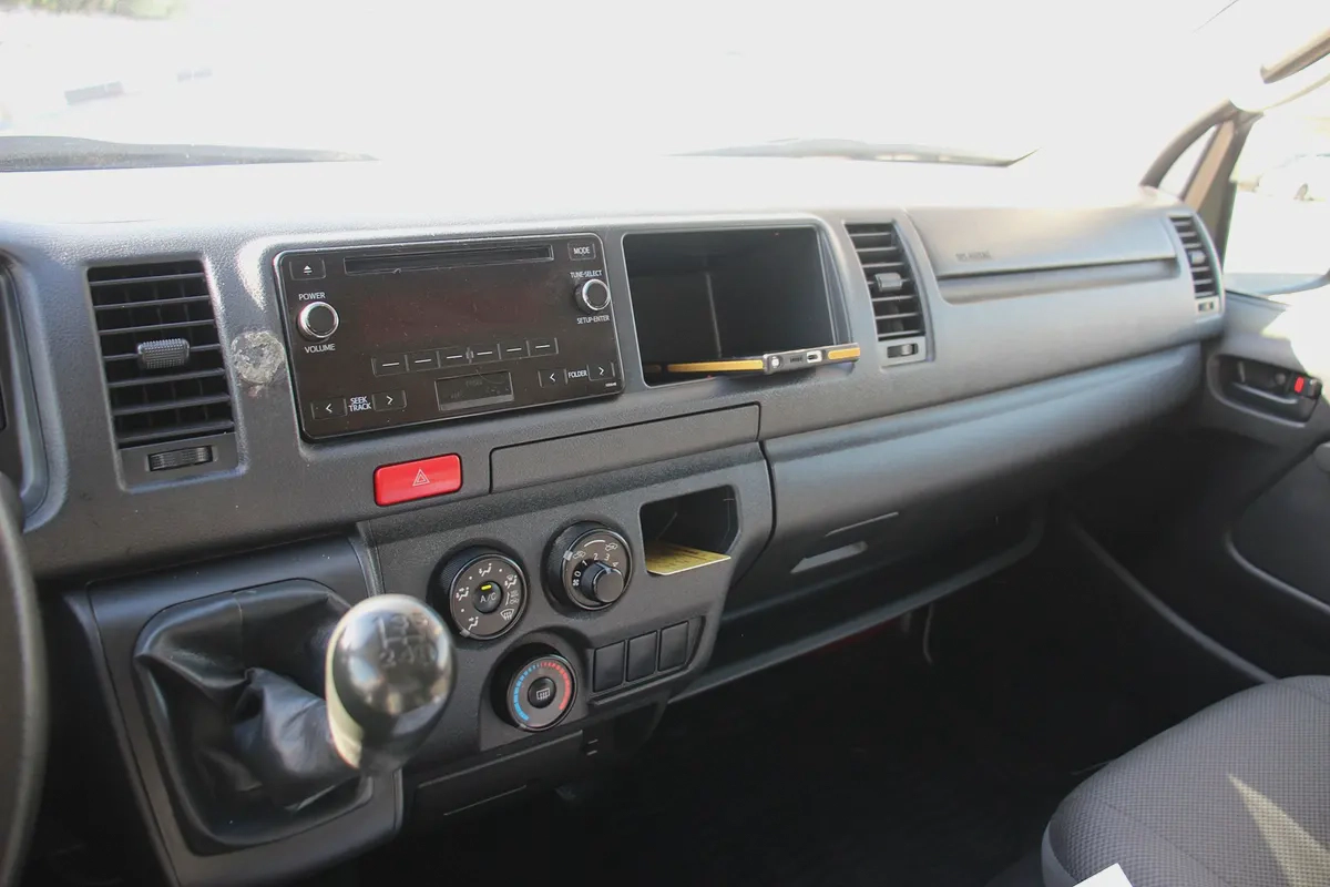 Toyota Hiace Panel Van 2023 GCC Specs-15-15
