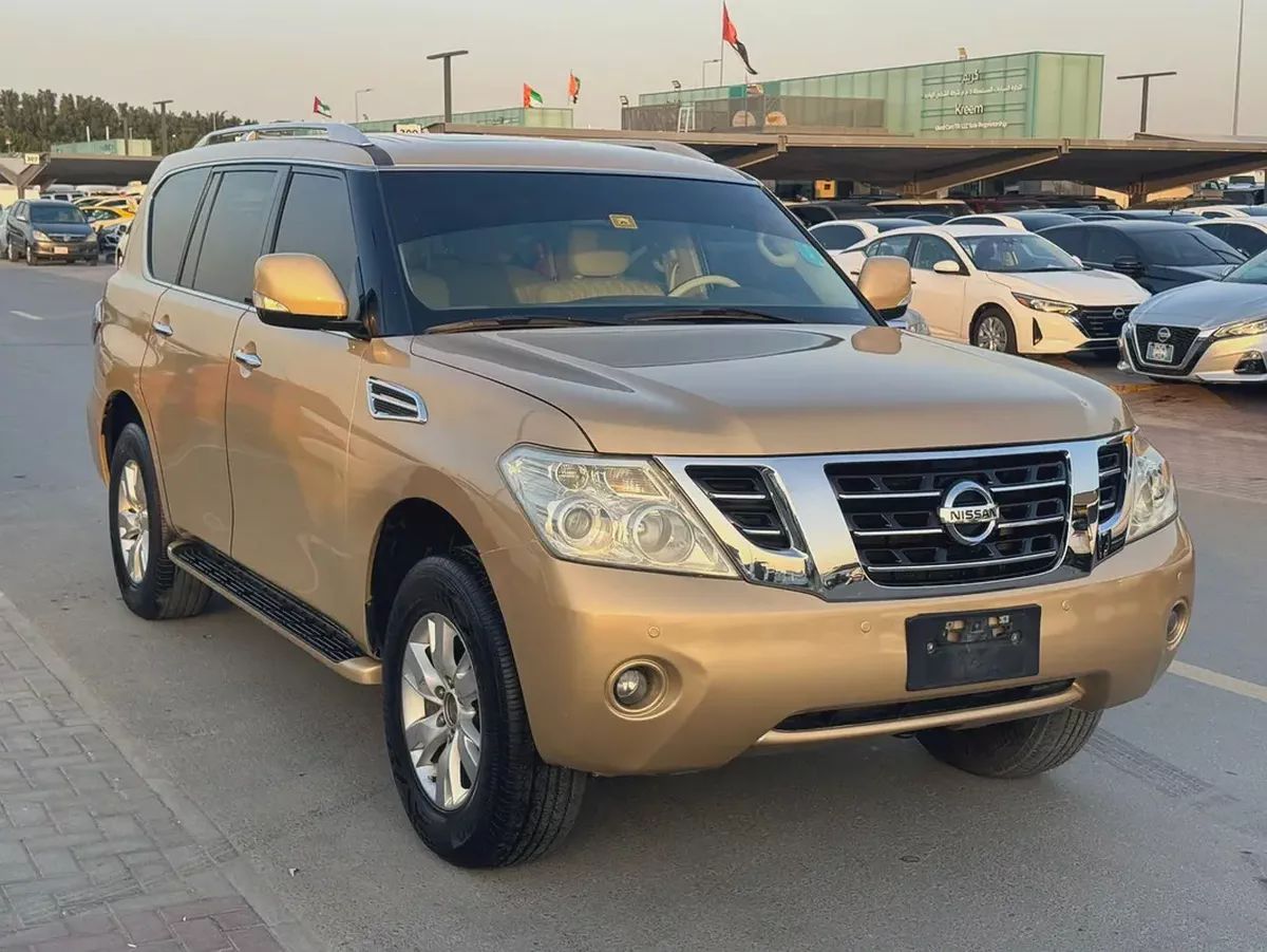 Nissan patrol 2011 fullopshin gold color GCc calen cat-10-10